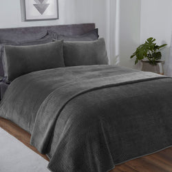 Luxury Velour Pinsonic Bed Throw Size 260 x 240cm