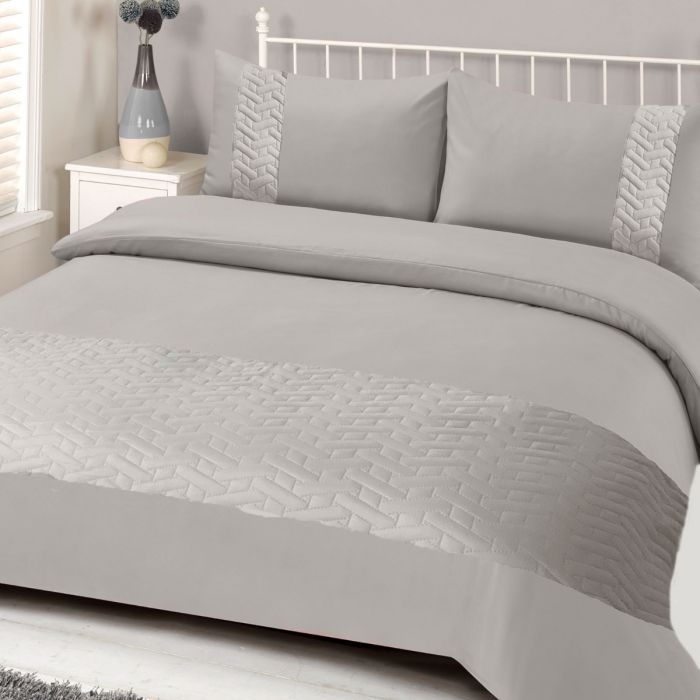 Brentfords Pinsonic Blush Silver Duvet Set